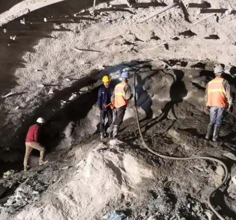 呼玛拱顶带模注浆料的施工流程及注意事项